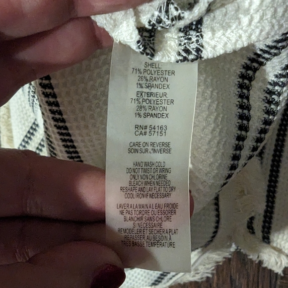 Ivanka Trump White & Black Striped Wrap Mini Skirt w Frayed Hemline Sz 8 Classic - Picture 8 of 14